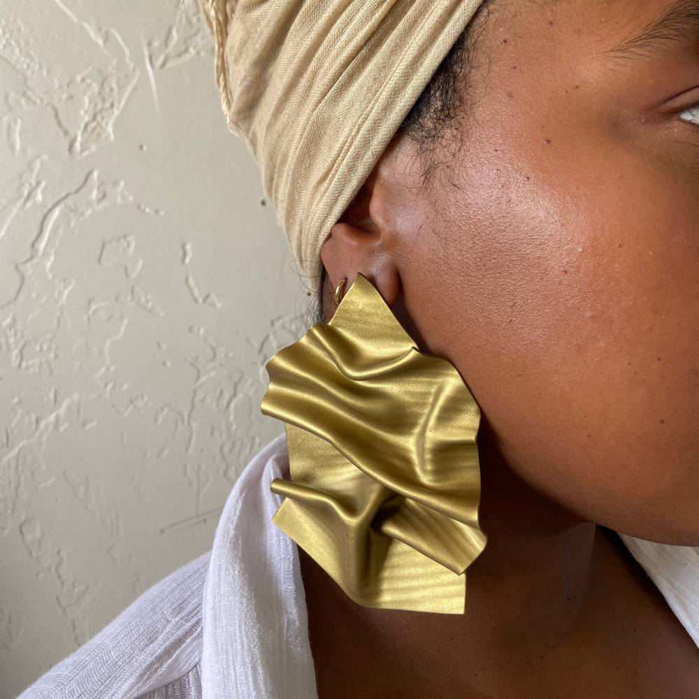 Clay Statement Unique Earrings - Gold & Black